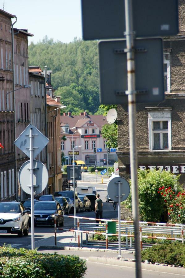 Villa La Val, Apartamenty Wałbrzych Exterior foto