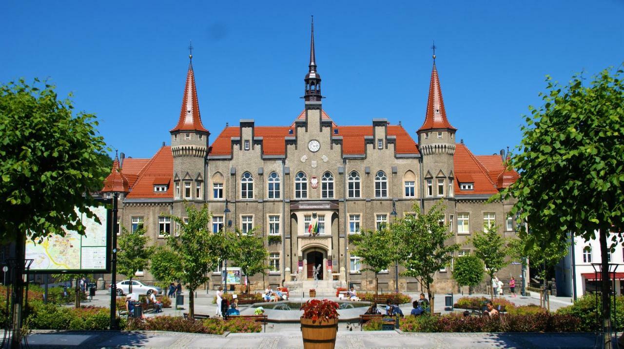 Villa La Val, Apartamenty Wałbrzych Exterior foto